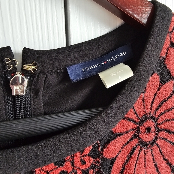 Tommy Hilfigure A-Line Fit & Flare Floral Mini Lace Dress - Red & Black - Size 6 - Picture 3 of 7